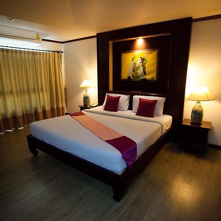 Chour Palace Hotel Mae Sai Exteriör bild