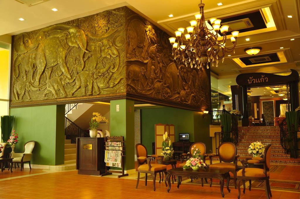 Chour Palace Hotel Mae Sai Exteriör bild