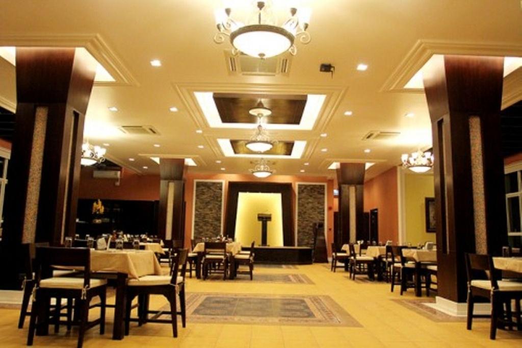 Chour Palace Hotel Mae Sai Exteriör bild