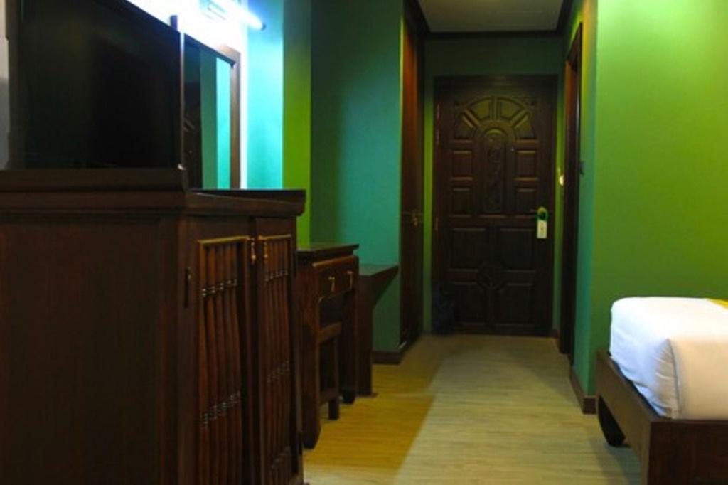 Chour Palace Hotel Mae Sai Exteriör bild